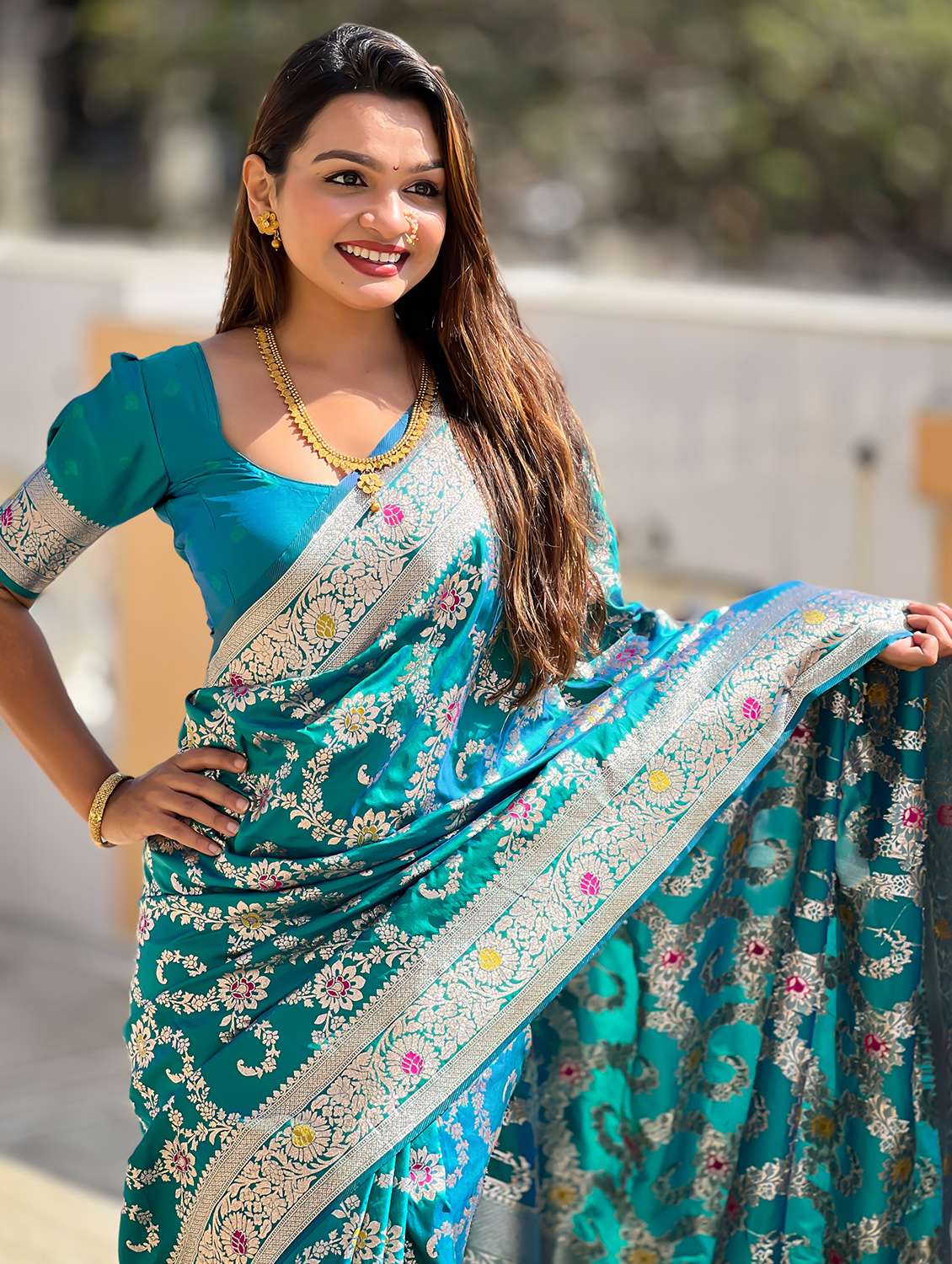 Women Self Design Banarasi Saree With Blouse