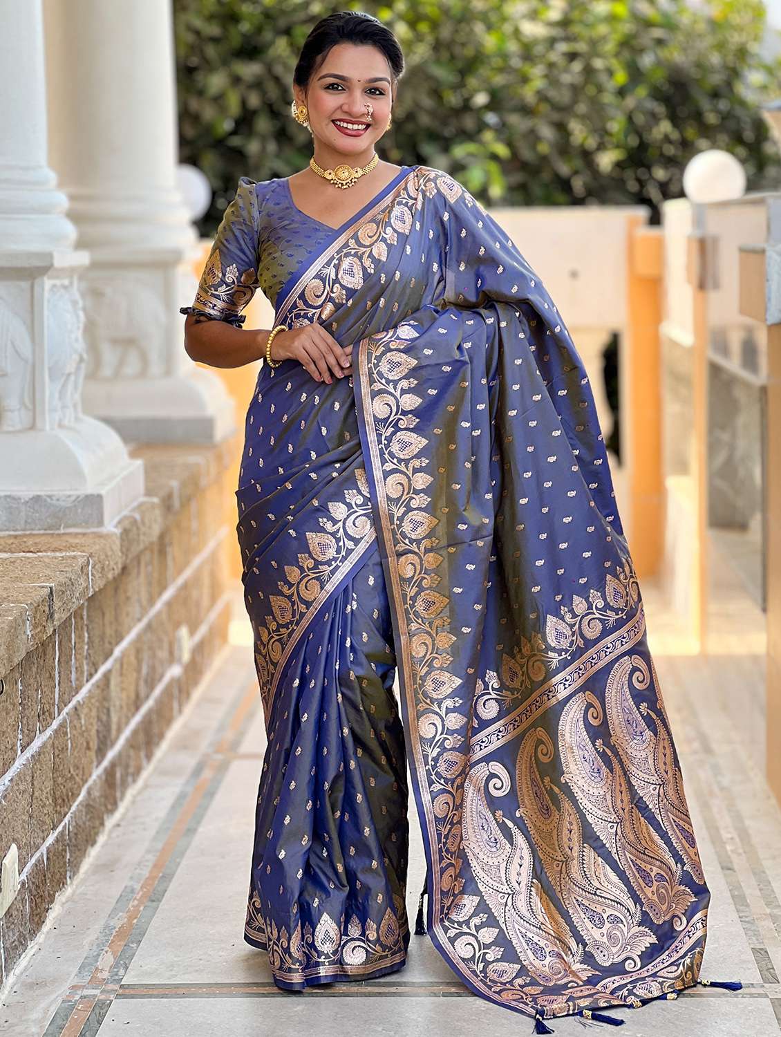 women self design banarasi saree with blouse