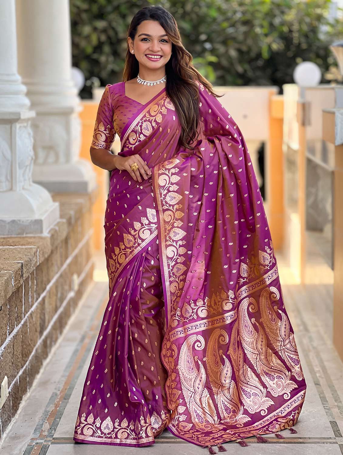women self design banarasi saree with blouse - 21905777 - Zoom Image - 0
