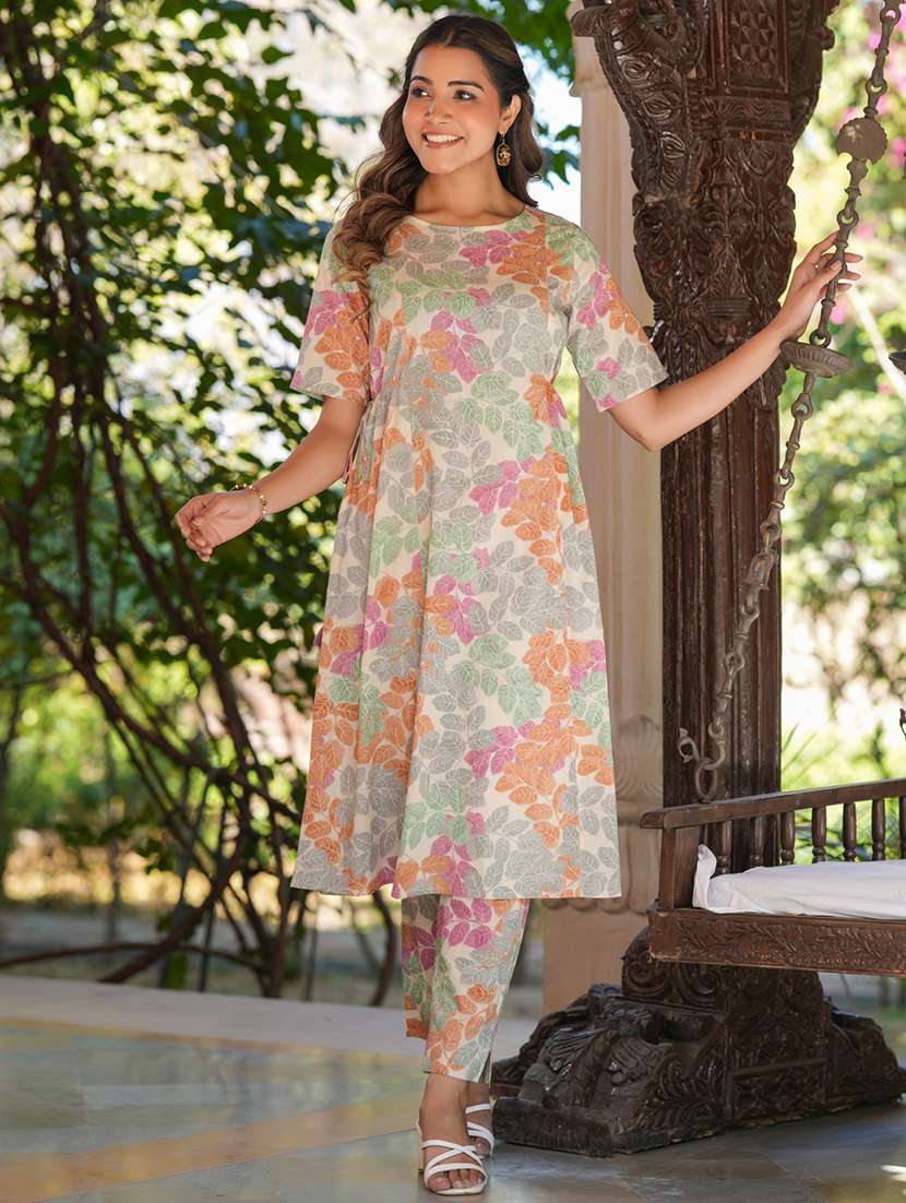 women floral printed kurta pant set - 21906157 - Zoom Image - 0