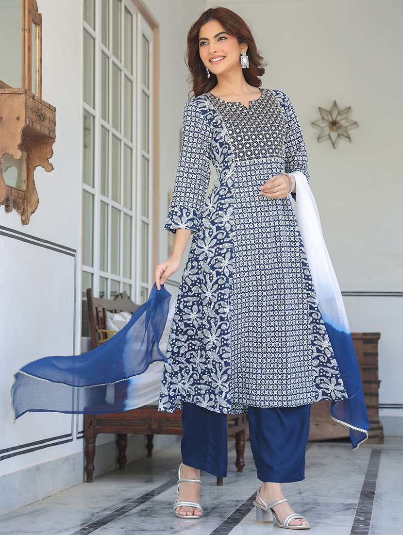 women three quarter sleeve kurta pant with dupatta set - 21906160 - Standard Image - 2
