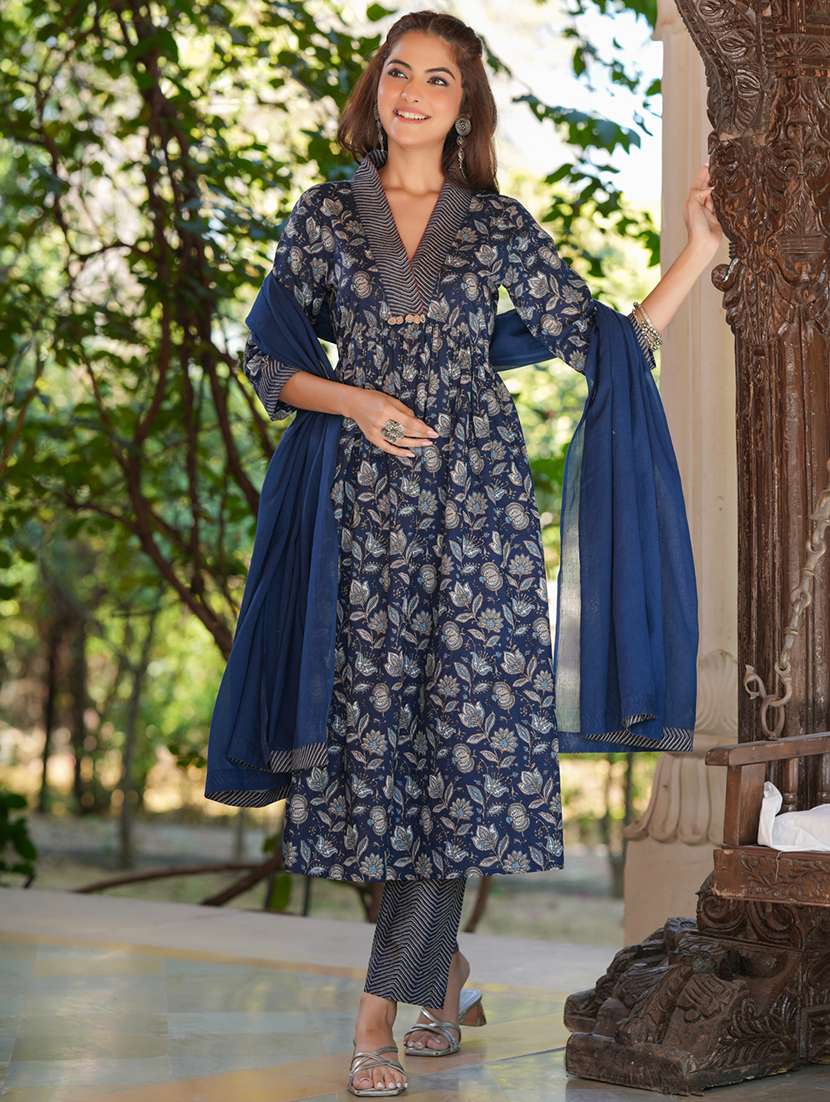 women three quarter sleeve kurta pant with dupatta set