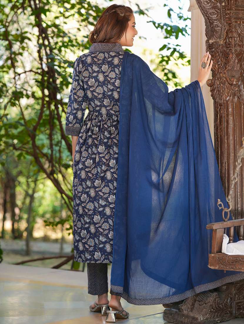Women Three Quarter Sleeve Kurta Pant With Dupatta Set