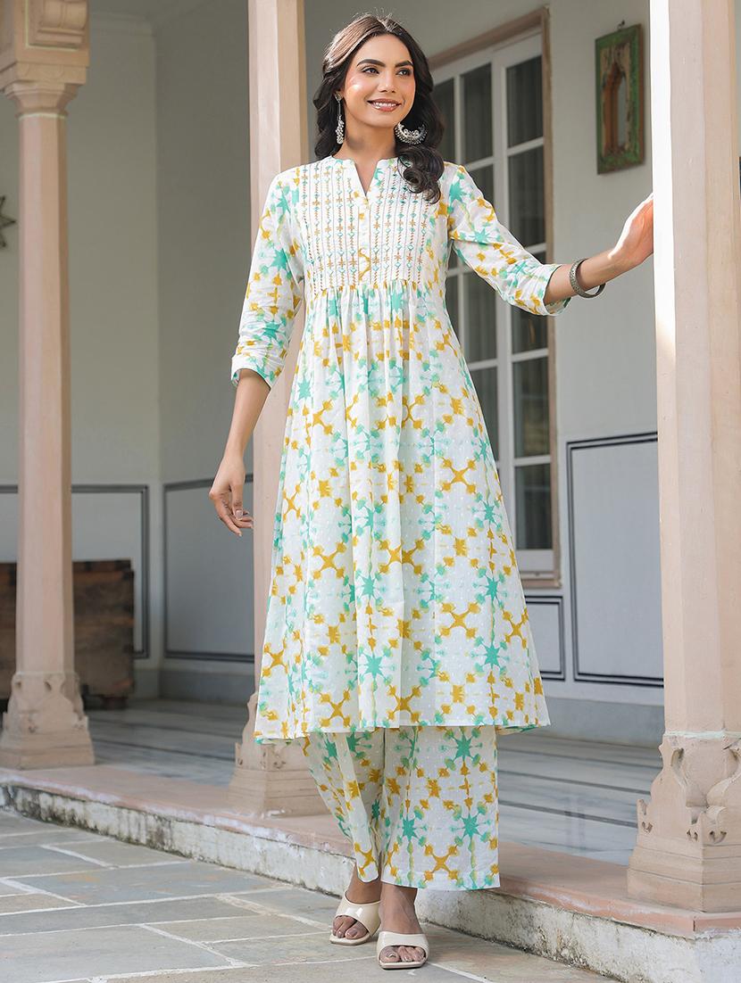women three quarter sleeve kurta palazzo set - 21906189 -  Zoom Image - 0