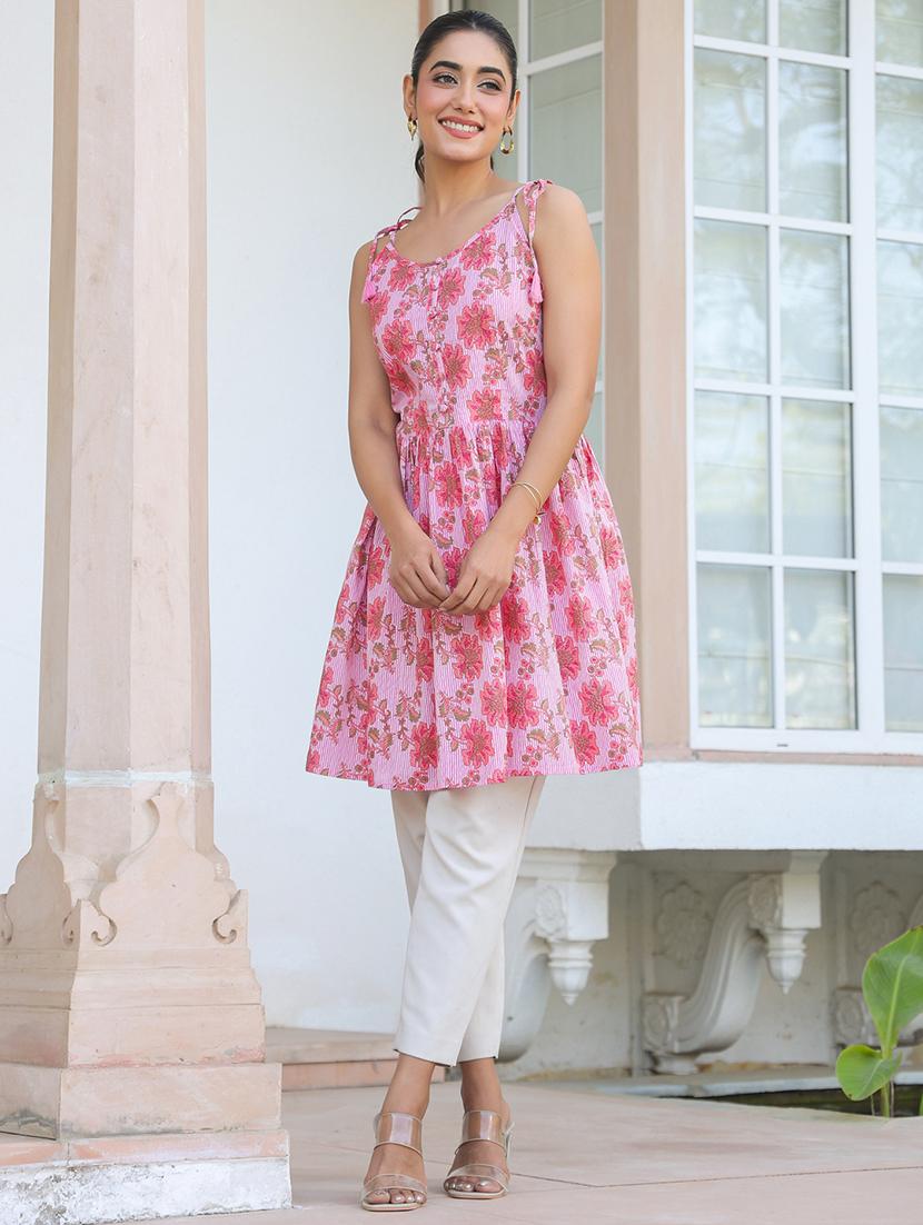 women pink floral printed sleeveless a-line kurta - 21906330 - Standard Image - 2