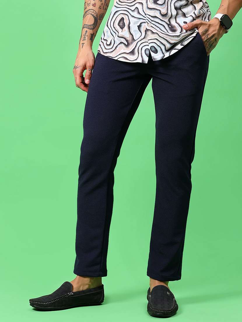 men solid mid rise straight fit chinos 