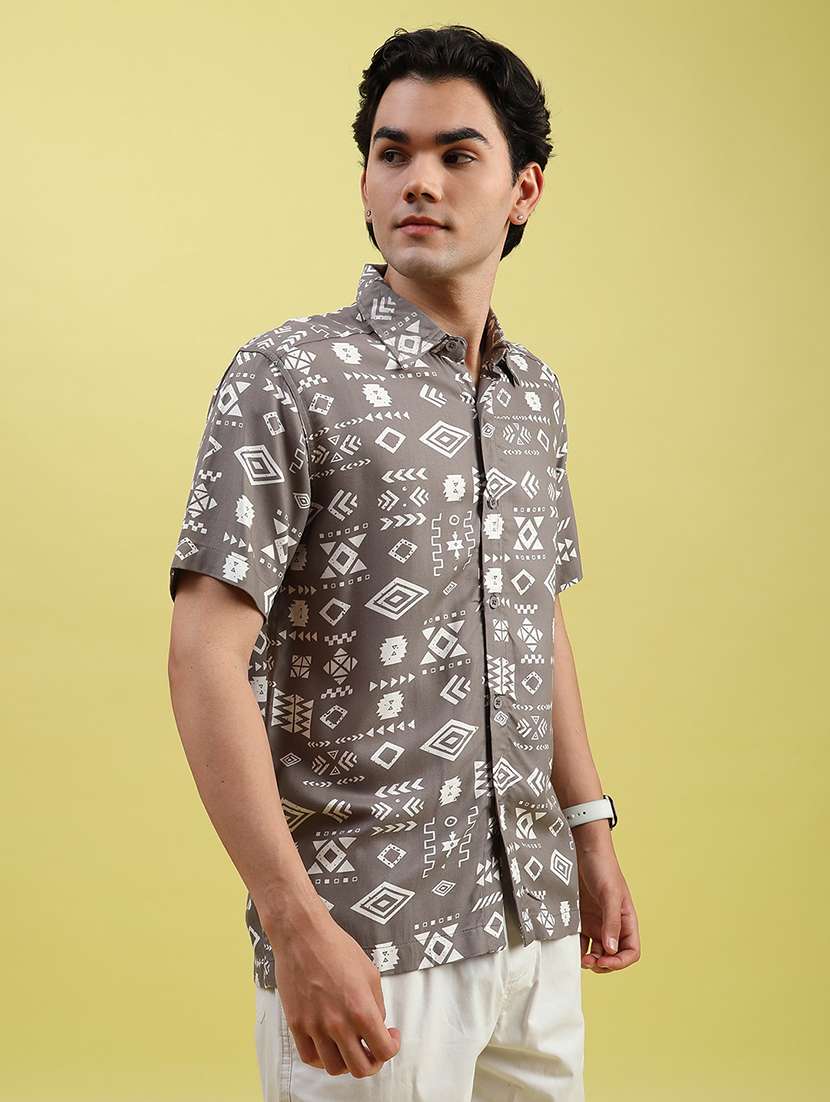 men printed short sleeve regular fit casual shirt - 21906844 - Standard Image - 2