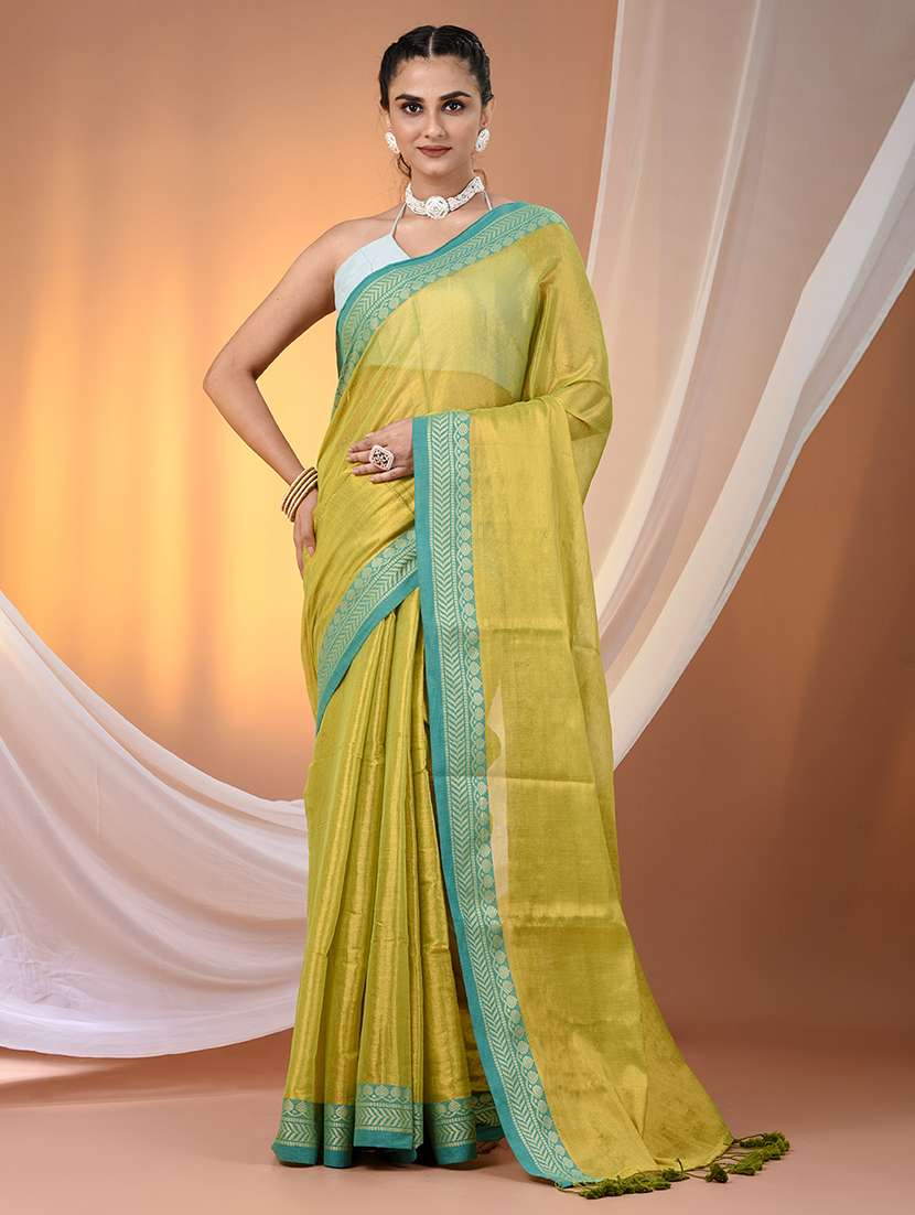 women solid with bordered saree with blouse