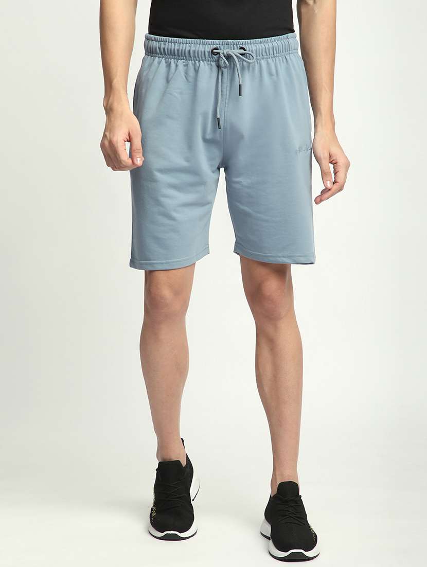 men solid mid rise regular fit shorts - 21908553 -  Zoom Image - 0