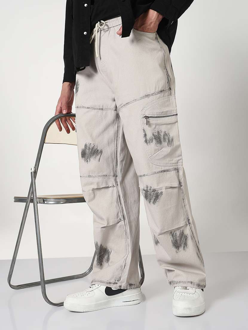 men solid mid rise relaxed fit cargo