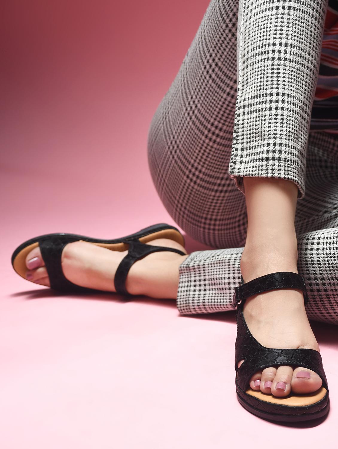 women black ankle strap sandal - 21909542 -  Zoom Image - 0