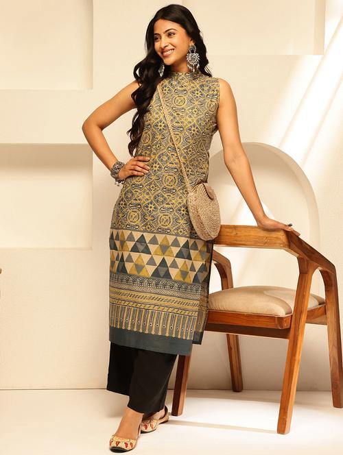 women printed sleeveless straight kurta - 21909608 -  Standard Image - 0
