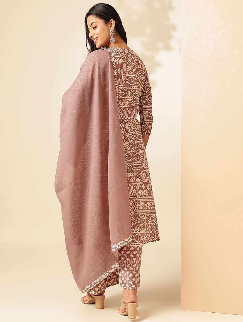 women three quarter sleeve kurta palazzo with dupatta set - 21909931 - Standard Image - 2
