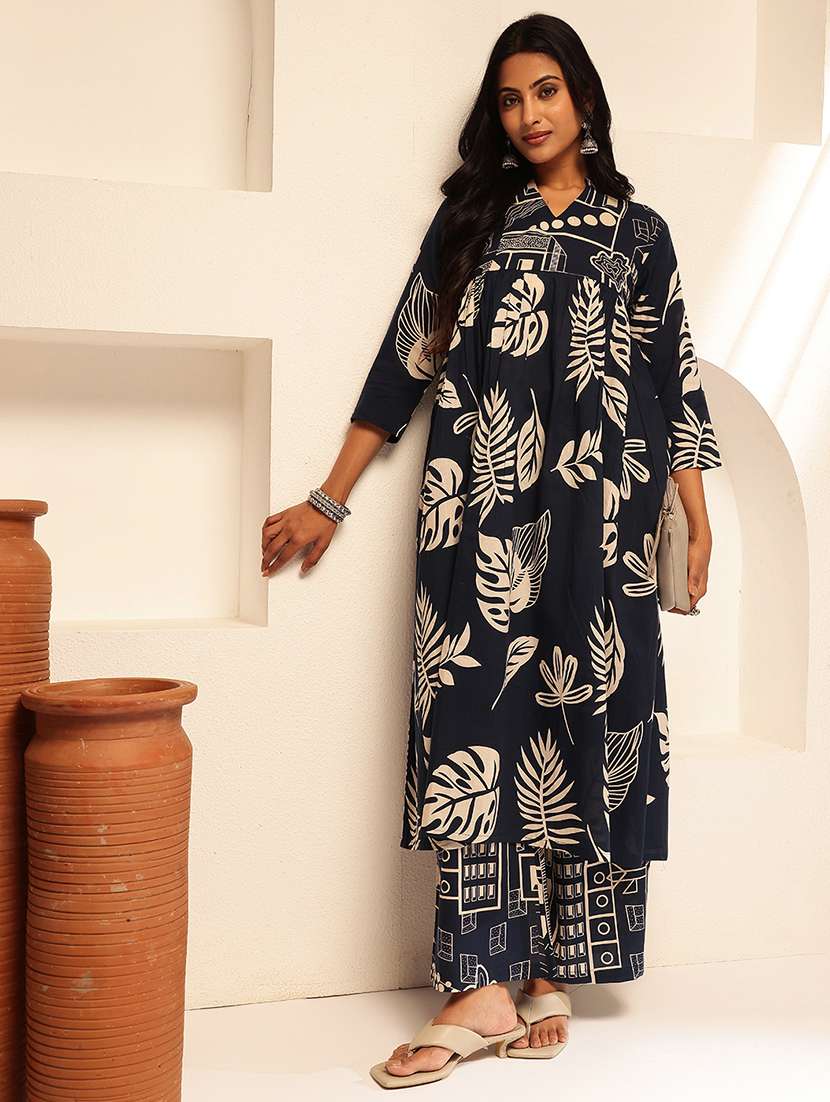 women three quarter sleeve kurta palazzo with dupatta set - 21909935 -  Standard Image - 2