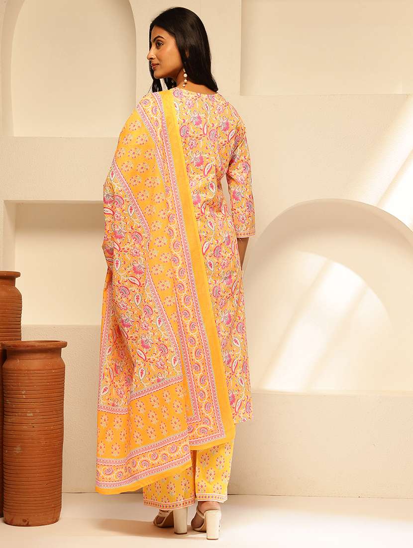 women three quarter sleeve kurta palazzo with dupatta set - 21909941 -  Standard Image - 2