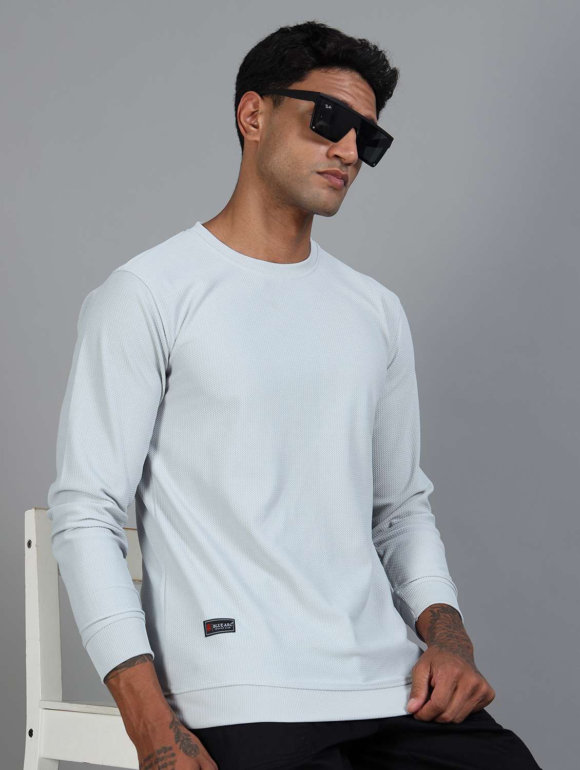 men textured long sleeves t-shirt