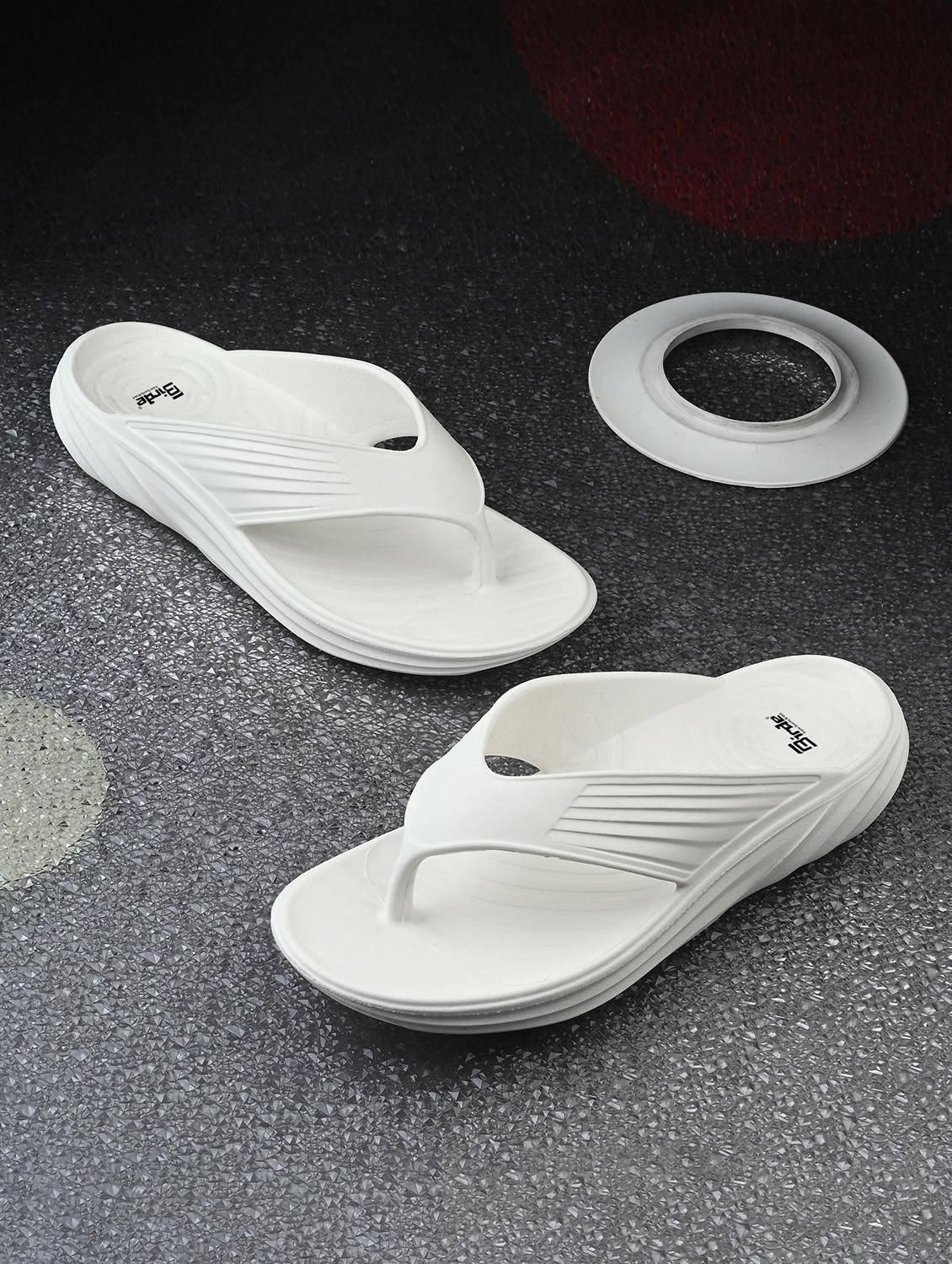 men white toe separator slipper - 21910073 -  Zoom Image - 0