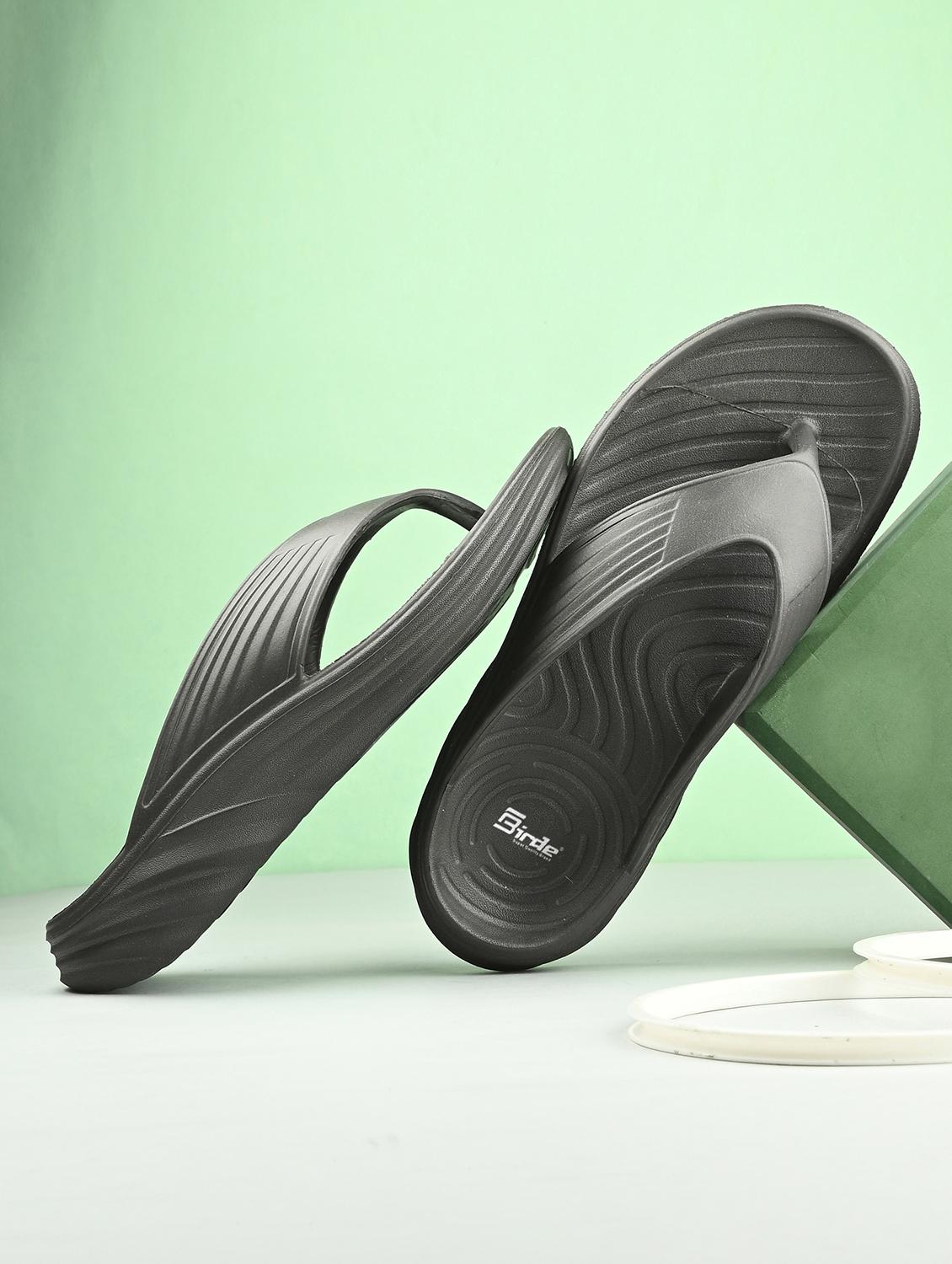 men black toe separator slipper - 21910074 - Zoom Image - 0