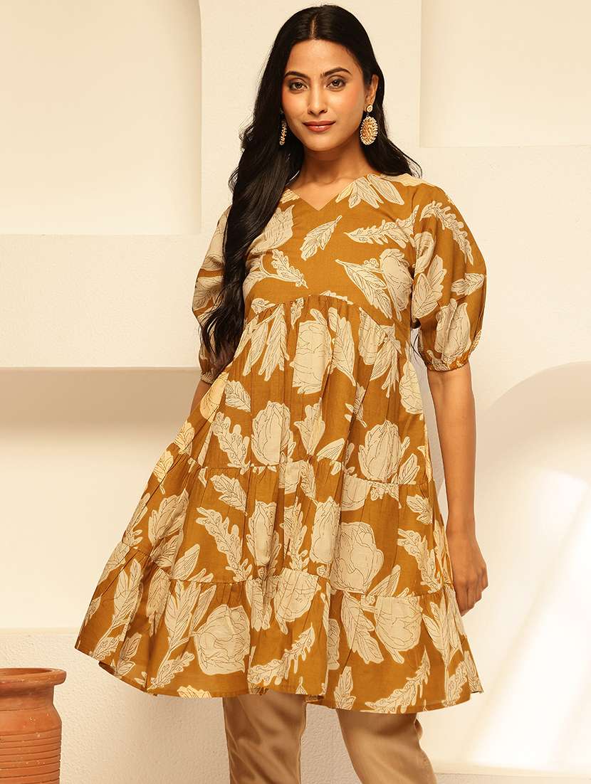 womne printed puff sleeves tiered kurti