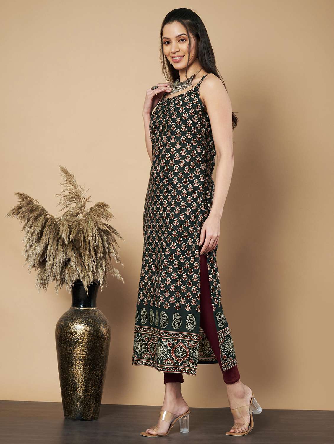 women floral printed sleeveless straight kurta - 21910392 - Standard Image - 2