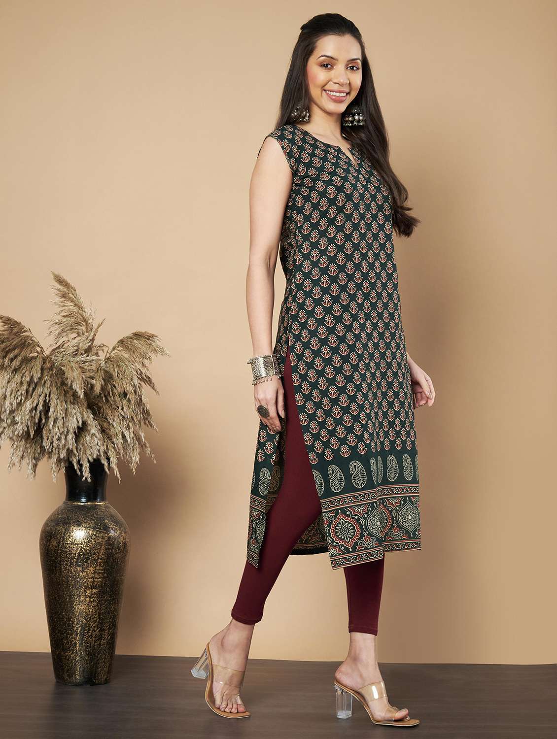women floral printed sleeveless straight kurta - 21910397 - Standard Image - 2