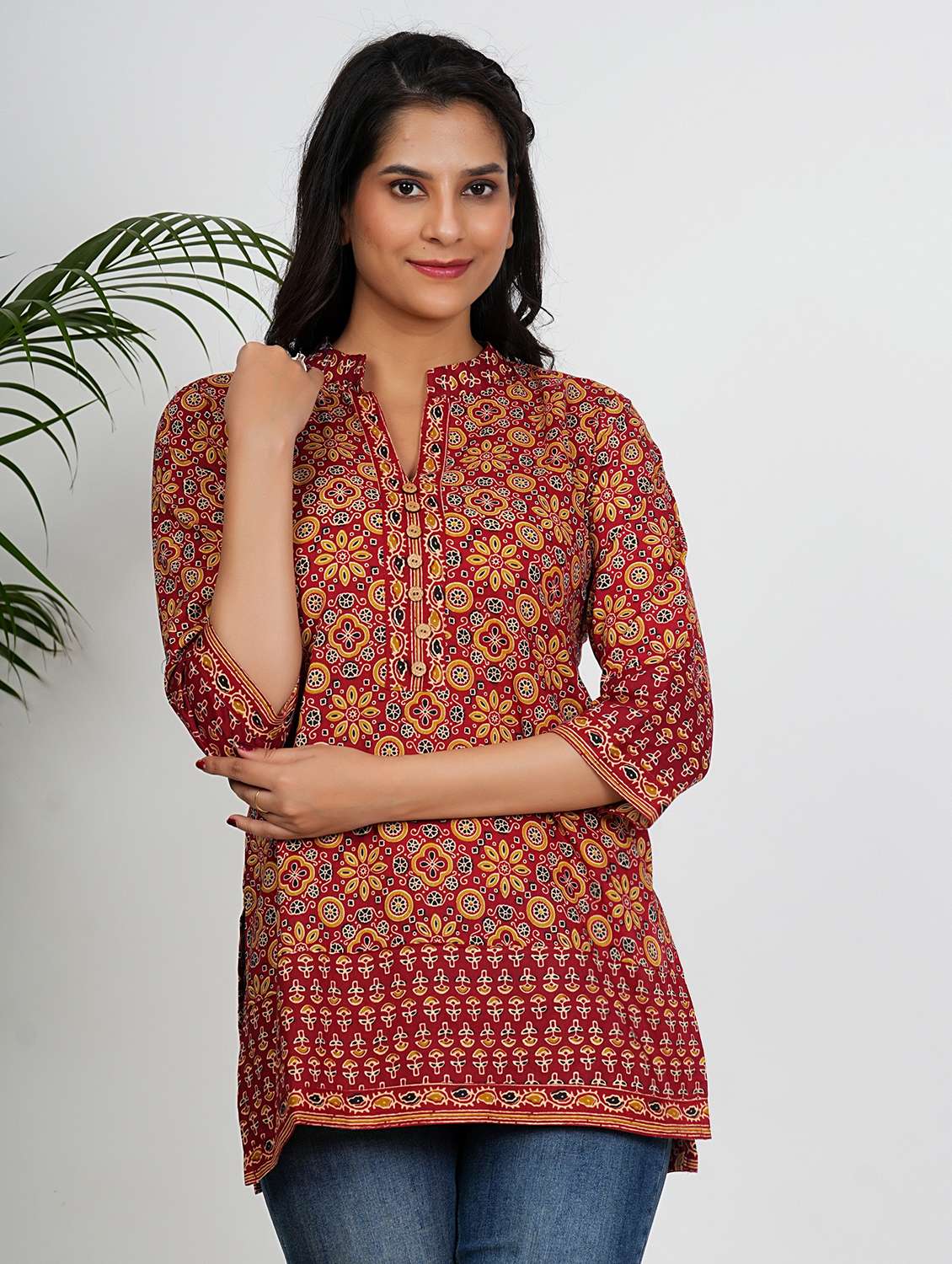 women three quarter sleeve straight kurti
