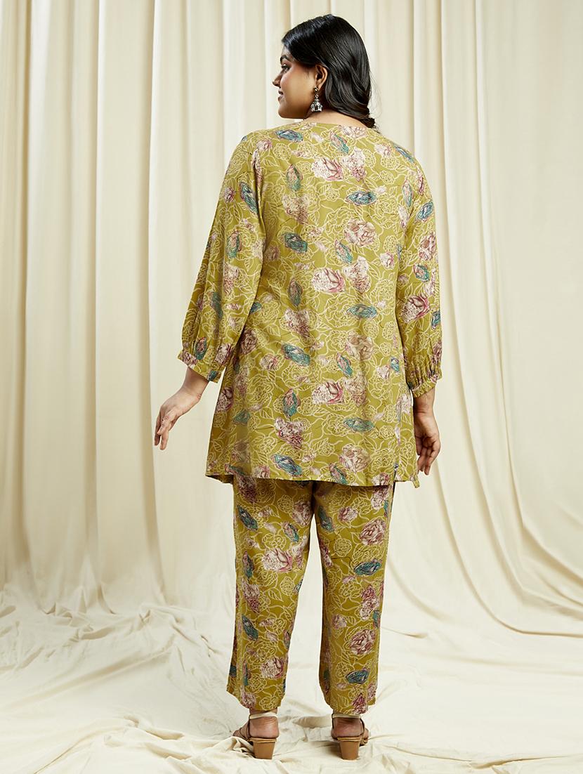 globus gloplus women green v-neck floral print tunic with wide leg trousers plus size co-ord set - 21910609 - Standard Image - 2