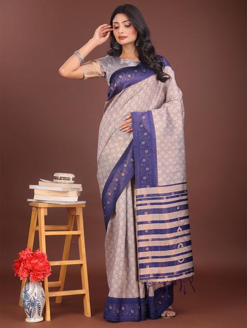 women self design bordered saree with blouse - 21911569 - Standard Image - 0