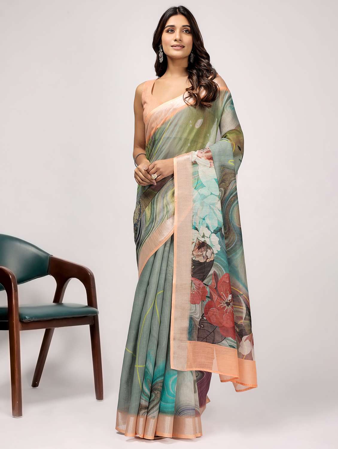 women printed casual wear saree with blouse - 21912131 -  Zoom Image - 0