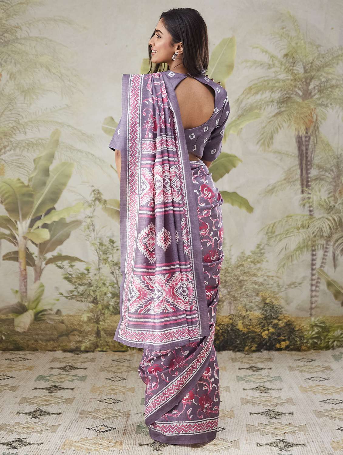 women printed casual wear saree with blouse - 21912327 -  Standard Image - 2