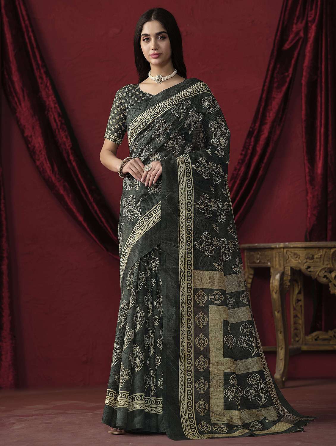 women printed casual wear saree with blouse