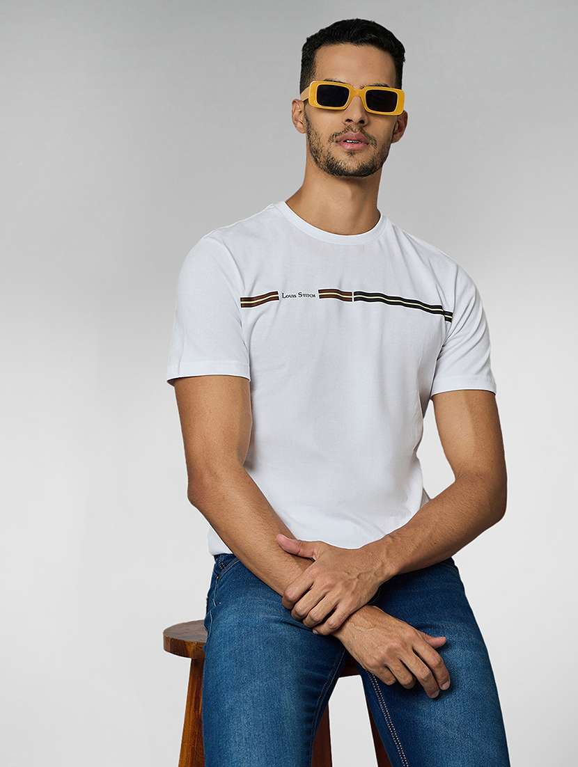 men chest print round neck regular fit t-shirt