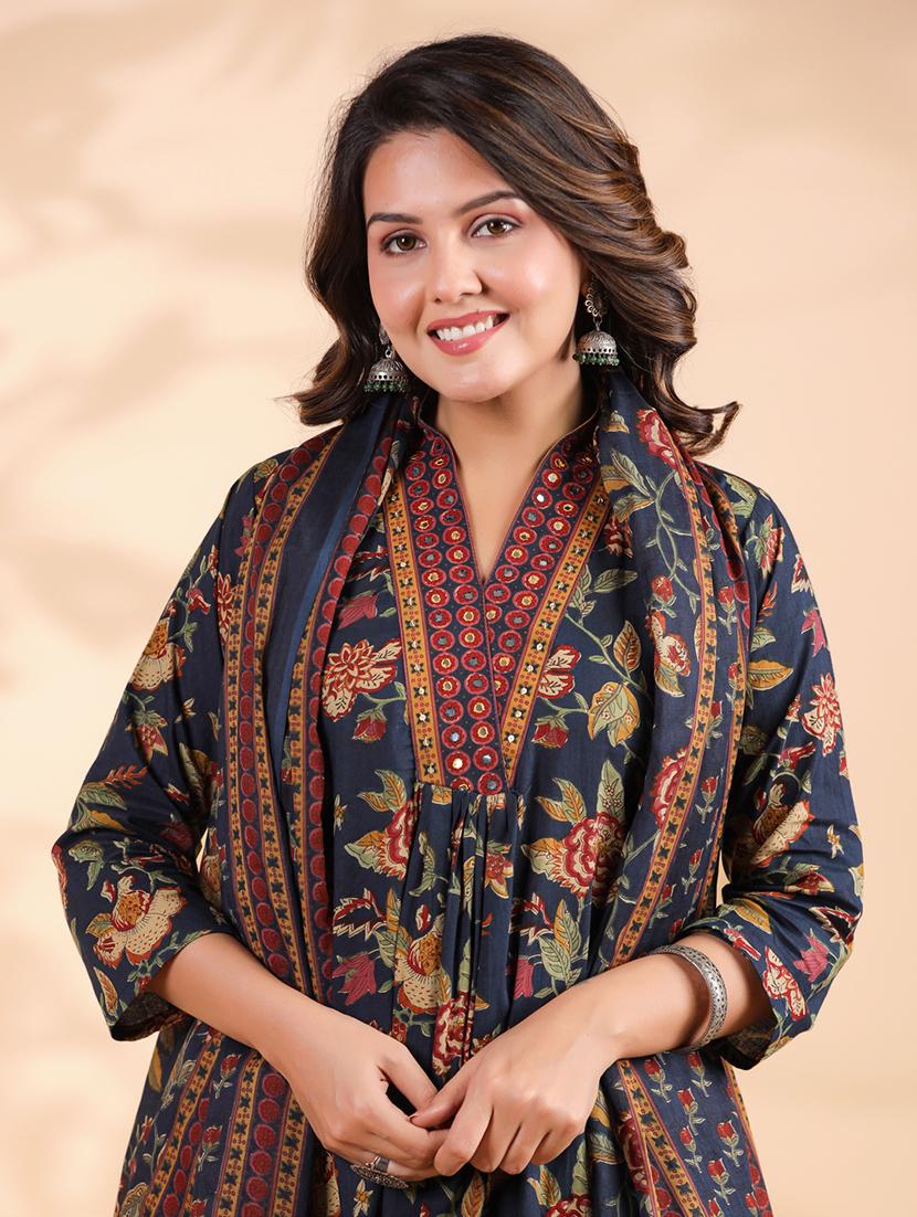 women three quarter sleeve kurta palazzo with dupatta set - 21913223 - Standard Image - 2