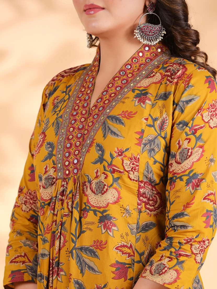 women three quarter sleeve kurta palazzo with dupatta set - 21913224 - Standard Image - 7