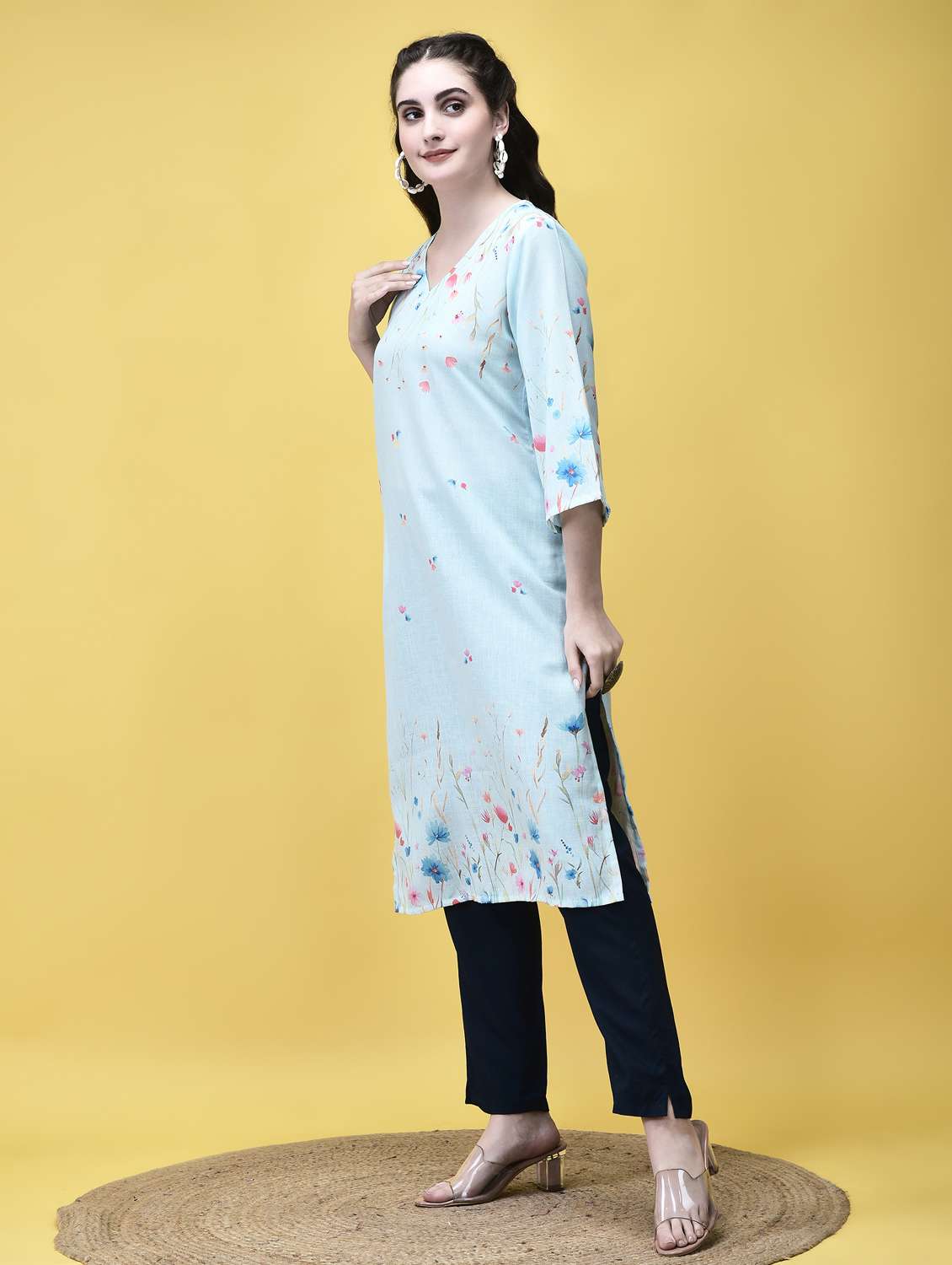 women floral three quarter sleeve straight kurta - 21913555 -  Standard Image - 2