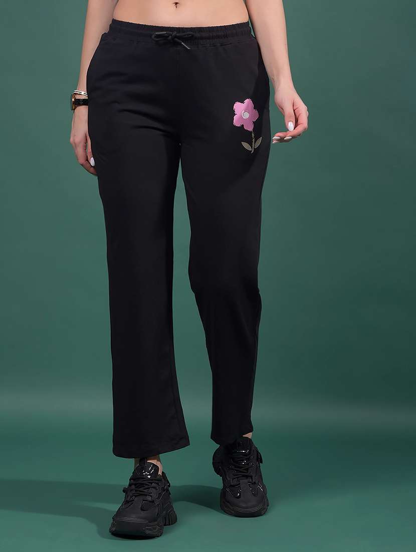 women solid mid rise track pant