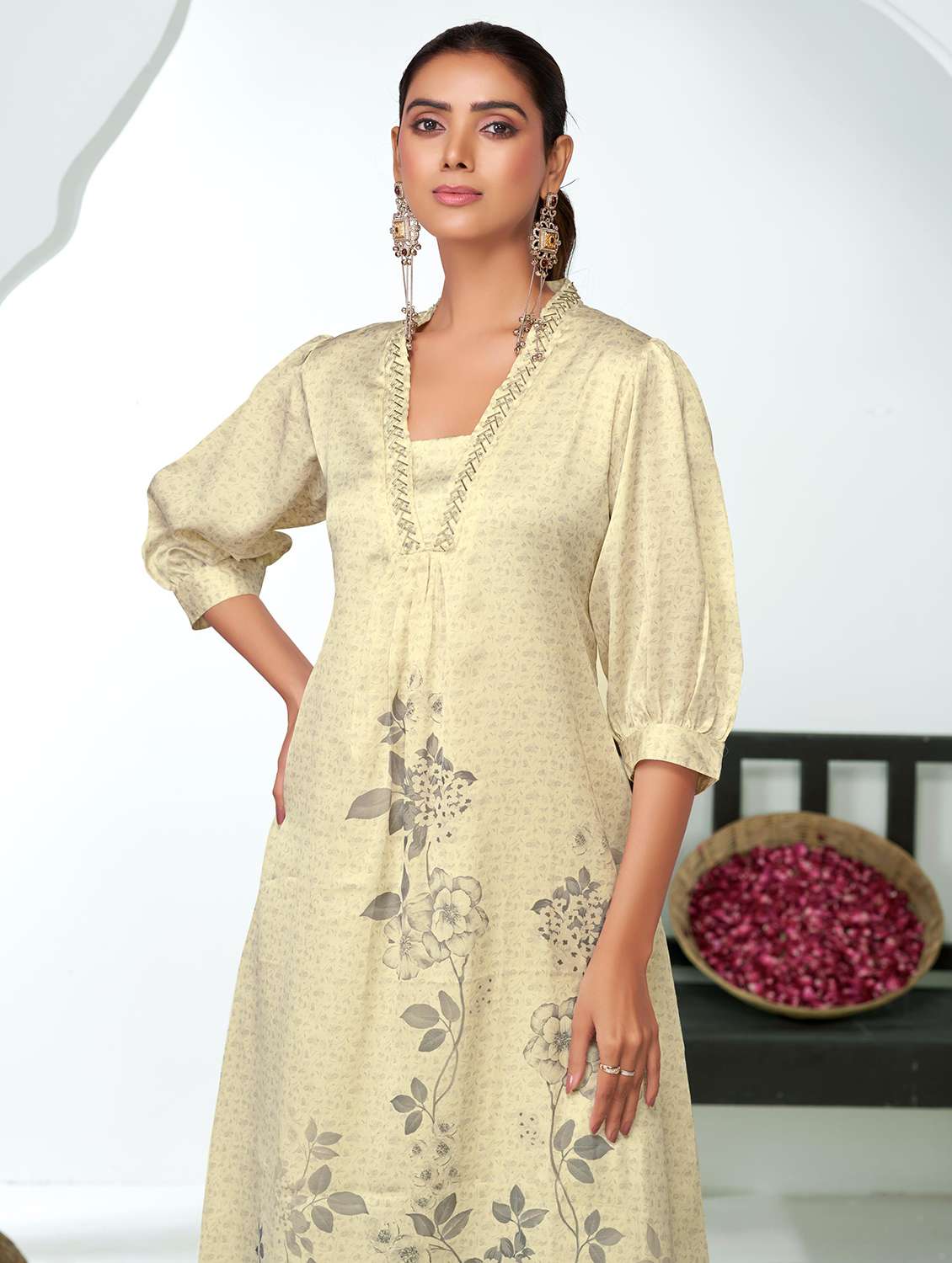 women three quarter sleeve kurta pant set - 21916161 -  Standard Image - 2