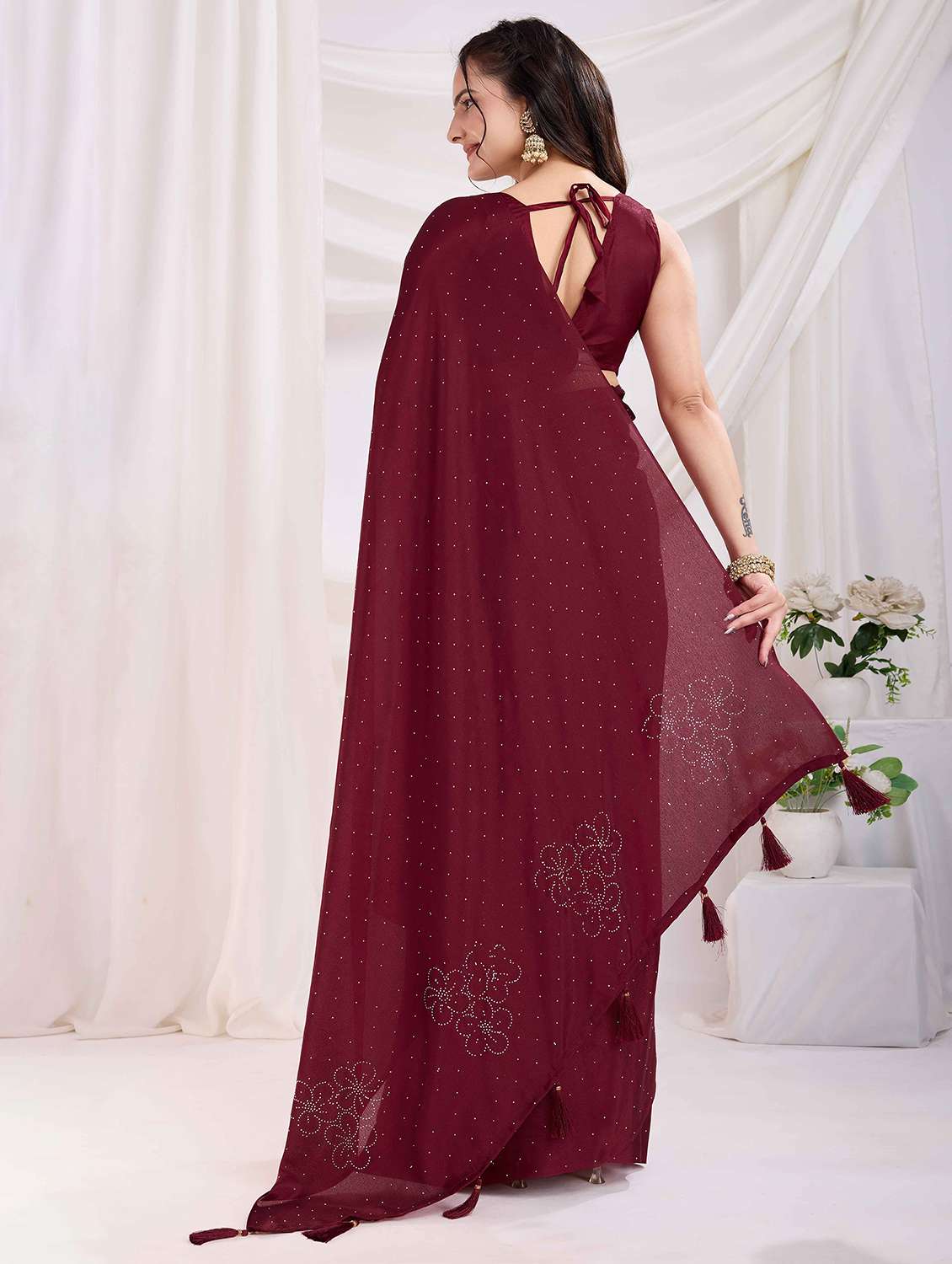 women solid with work embellished saree with blouse - 21916239 - Standard Image - 2