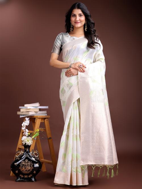 women self design bordered saree with blouse - 21916557 - Standard Image - 0