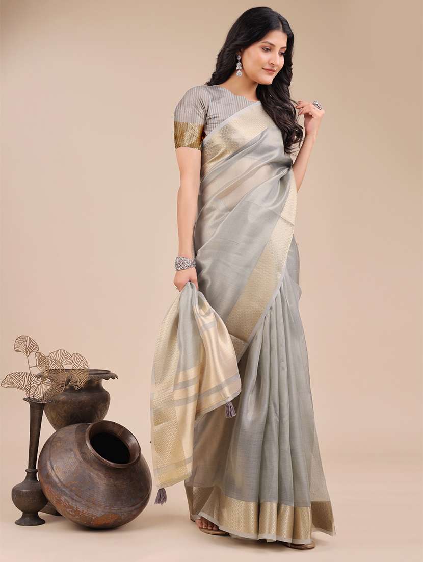 women solid with bordered saree with blouse - 21916599 -  Standard Image - 2