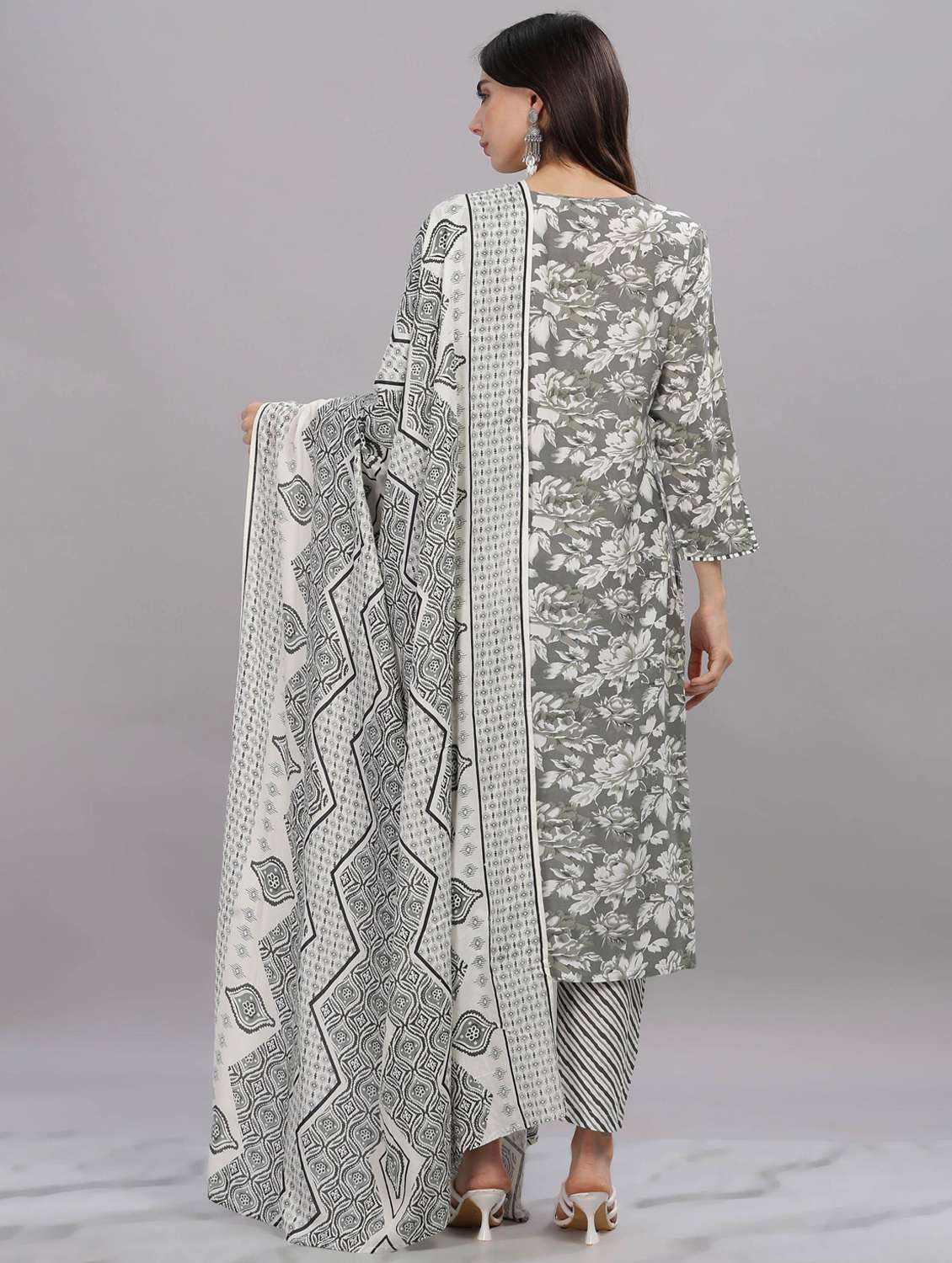 women three quarter sleeve kurta pant with dupatta set - 21916651 - Standard Image - 2
