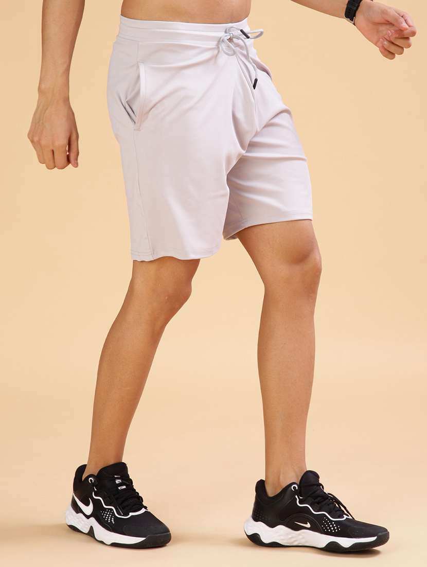 Men Solid Mid Rise Regular Fit Sport Shorts - 21916918 -  Standard Image - 2