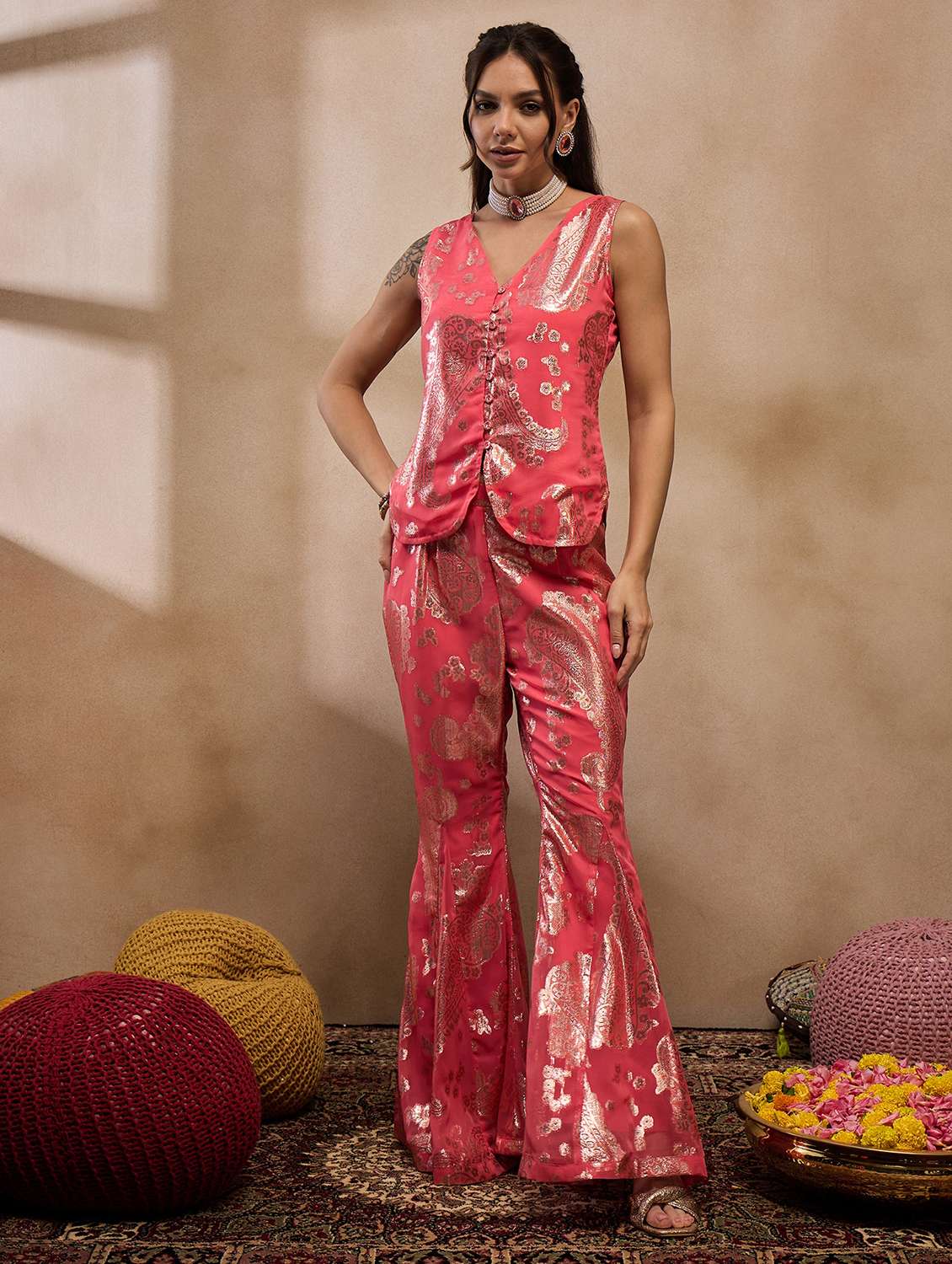 women self design sleeveless top pant set