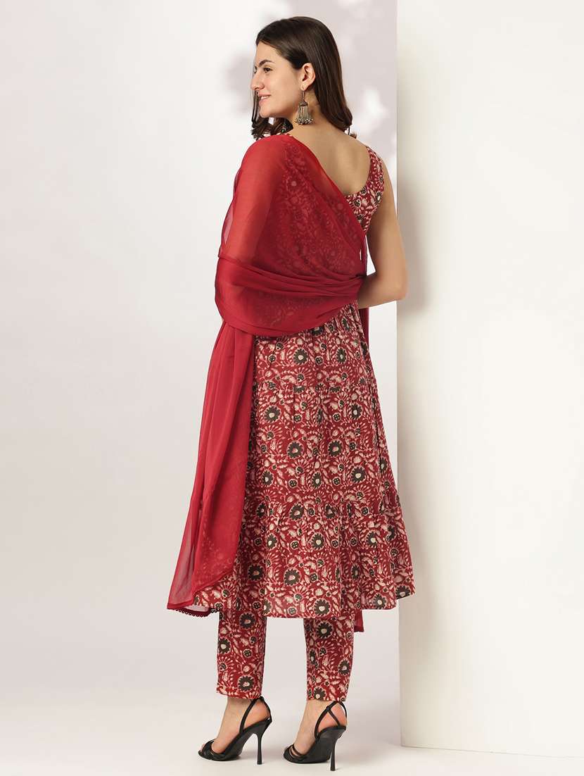 women red floral printed kurta pant with dupatta set - 21918802 -  Standard Image - 2