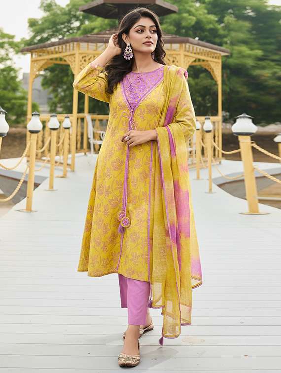 women three quarter sleeve kurta pant with dupatta set - 21918858 -  Standard Image - 2
