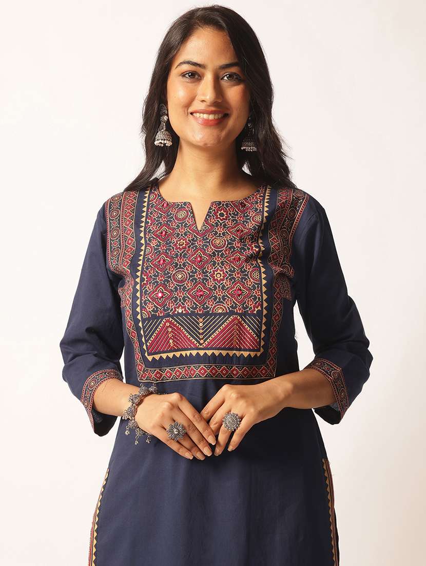 women three quarter sleeve kurta pant with dupatta set - 21918871 -  Standard Image - 2