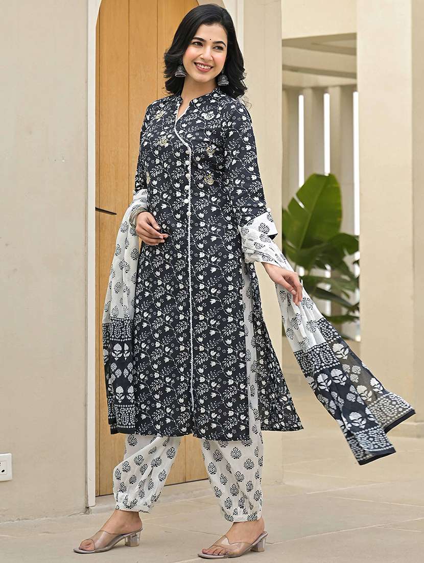 women three quarter sleeve kurta pant with dupatta set - 21919876 -  Standard Image - 2