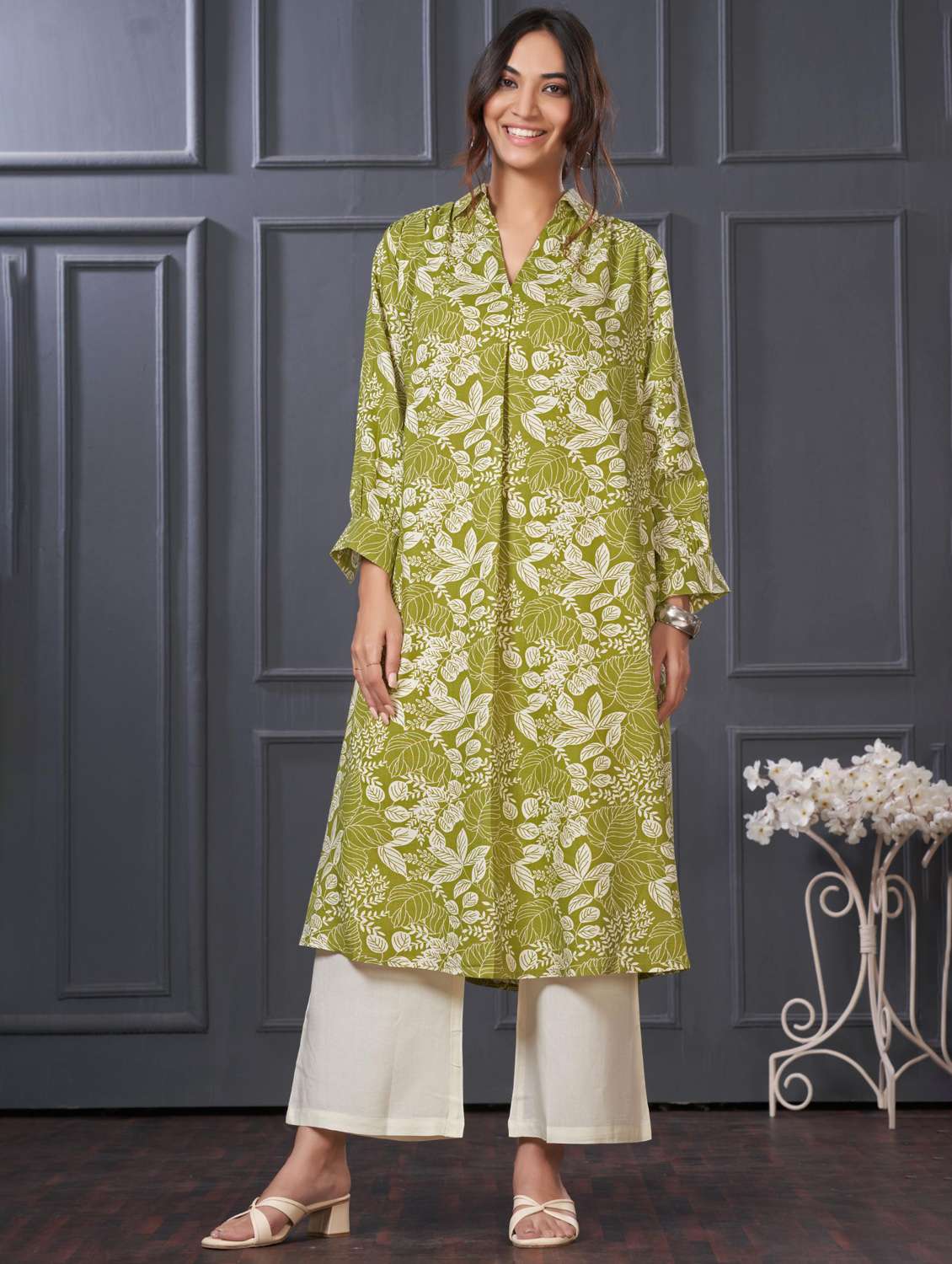 women printed long sleeve kurta palazzo set