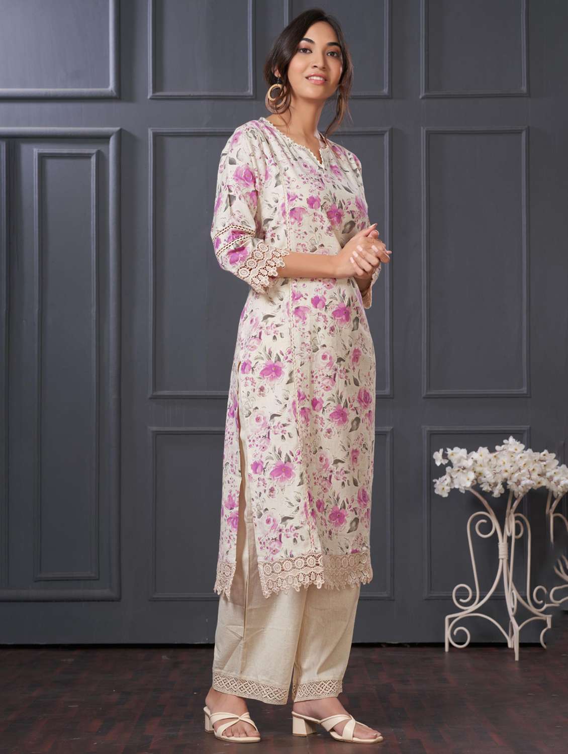 women floral three quarter sleeve kurta palazzo set - 21922369 -  Standard Image - 2