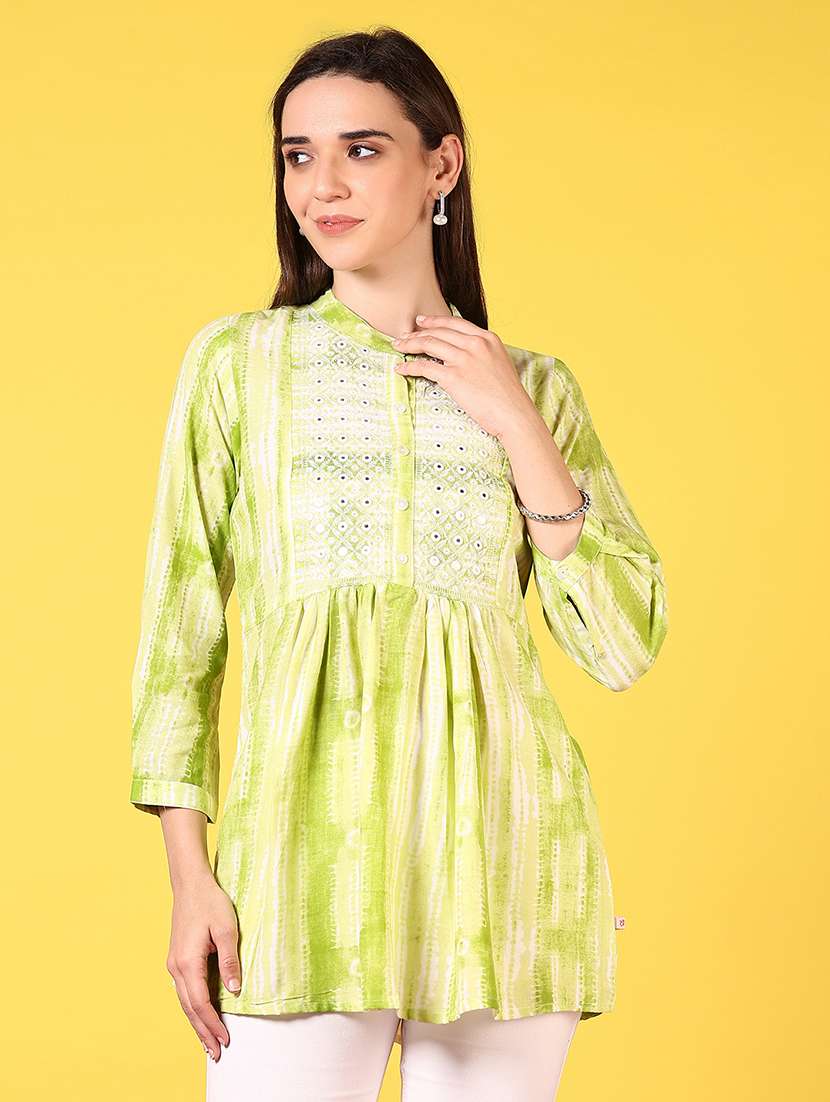women printed three quarter sleeve kurti